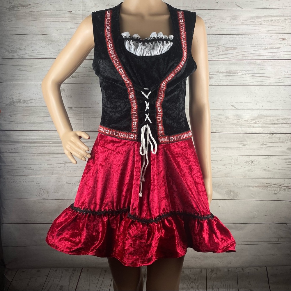 Charades "Beer Garden Girl" Costume ❤️ Oktoberfest
